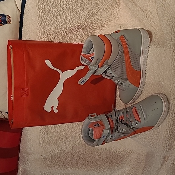 Puma wedge heel sneakers Grey and Coral Orange US women's 9.5. - Picture 2 of 6